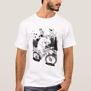 Camiseta Mose branca e preta a andar de bicicleta