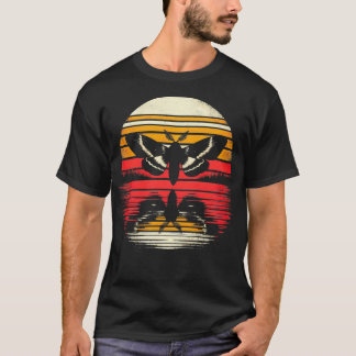 Camiseta Moth Sunset Retro Style Safari Vintage 70s Insetos