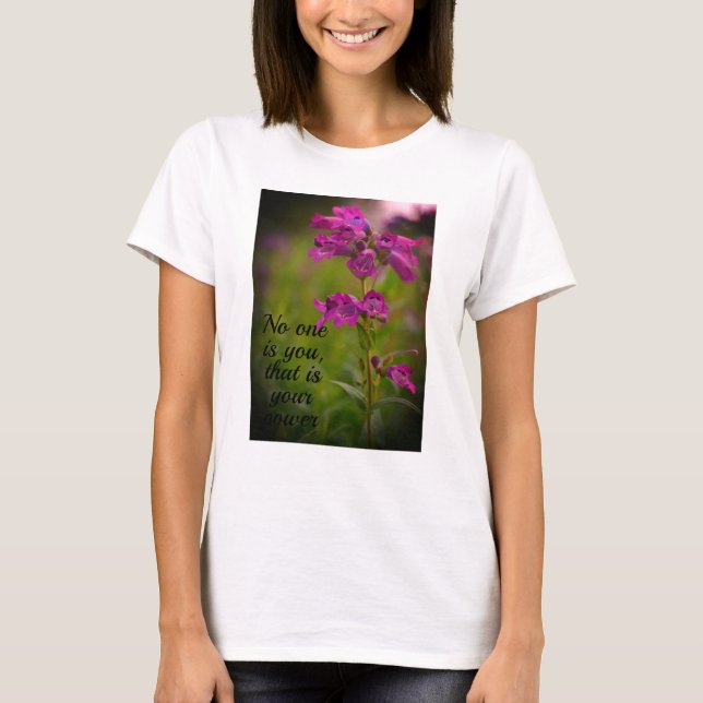 Camiseta Motivação da Flor Rosa Púrpura (Frente)