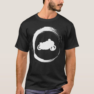 Camiseta motocicleta de motocicleta que anda pelas ruas sem
