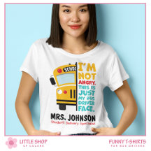 Motorista de ônibus escolar zangado e engraçado