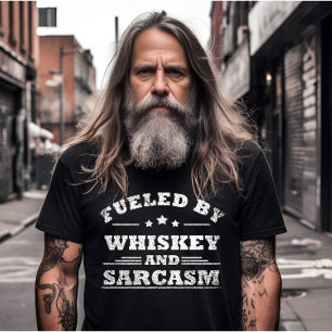 Camiseta movido a uísque e sarcasmo