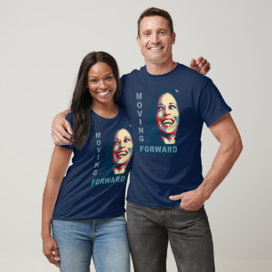 Camiseta MOVING FORWARD Kamala Harris para o Presidente 202
