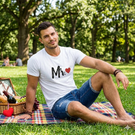 Camiseta Mr. Modern Black Script Women Red Heart T-Shirt