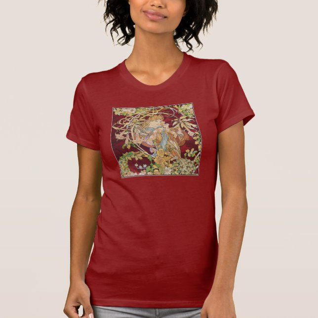 Camiseta Mucha Art Nouveau: Mulher Com Daisy (Frente)