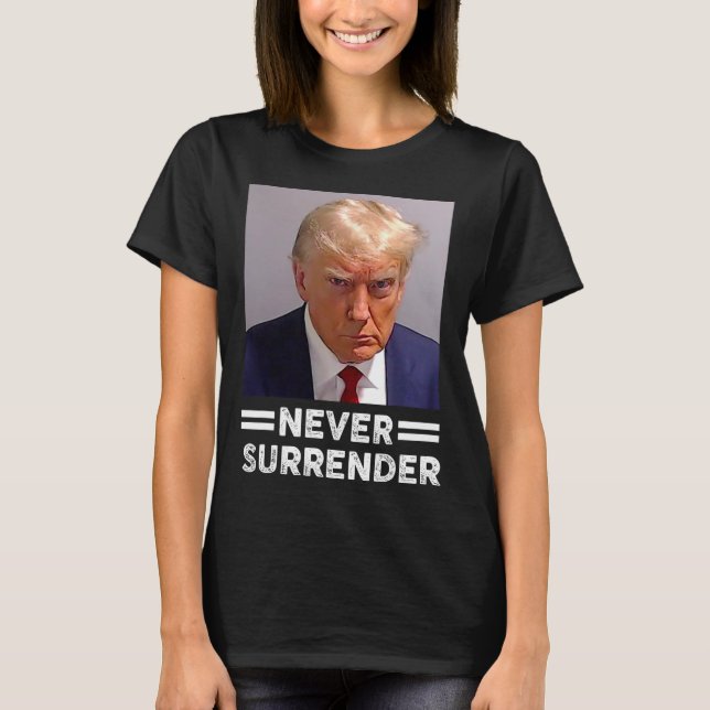 Camiseta Mug Shot Nunca Devolva O Voto 2024 (Frente)