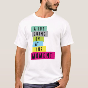 Camiseta Muita Coisa Acontecendo No Momento Lantejoula, Cit