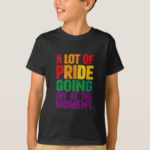 Camiseta Muita Orgulho Acontecendo no Momento do Mês do Org