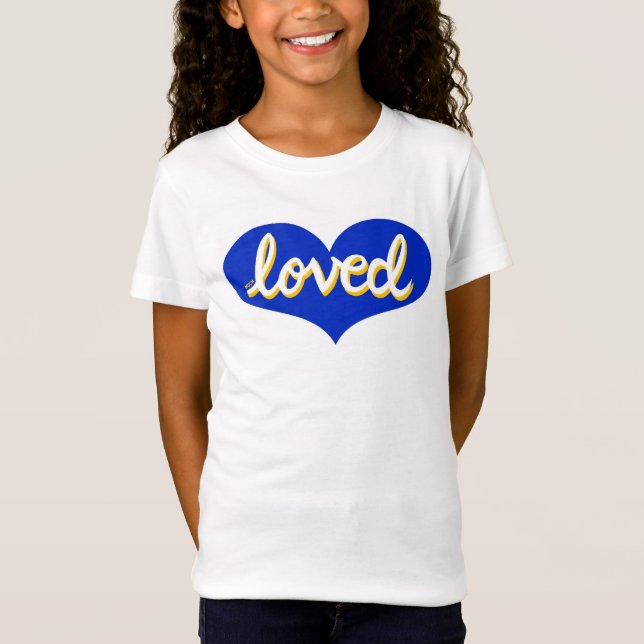 Camiseta MUITO AMADO - coração de amor azul (Frente)