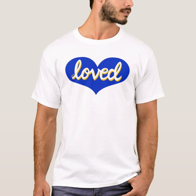 Camiseta MUITO AMADO - coração de amor azul (Frente)