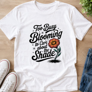 Camiseta Muito Ocupado - Design de Flor Quirky