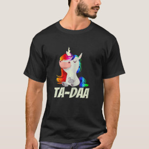 Camiseta Mulher AT DAA Centro-Dedo Arco-Íris Unicórnio