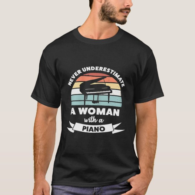 Camiseta Mulher com Piano Engraçado Pianista Dotada Mãe (Frente)