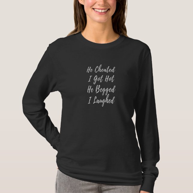 Camiseta Mulher Divorciada Trapeada Solteiro Barata (Frente)