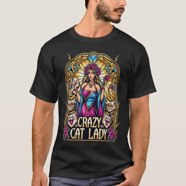 Camiseta Mulher Elegante Segurando Gatinho Com Gatos Ao Red (Frente)