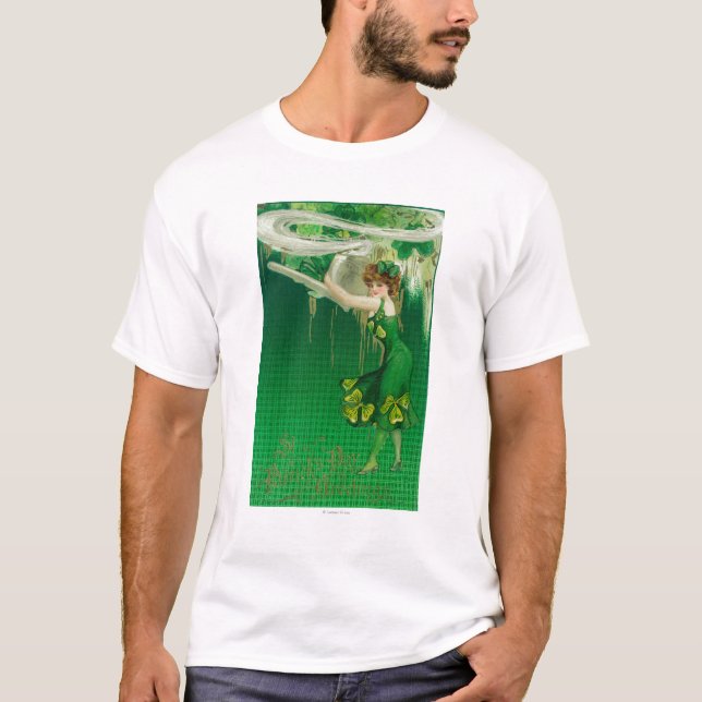 Camiseta Mulher em verde segurando uma cena de Pipe (Frente)