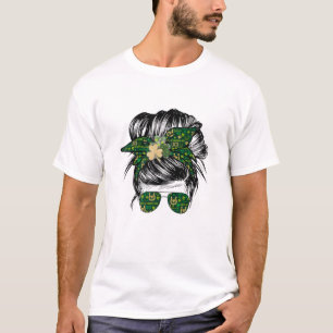 Camiseta Mulher Green Messy Bun Shamrock Irish Leprechaun S
