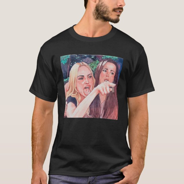 Camiseta Mulher gritando na mesa janta meme dank meme (Frente)