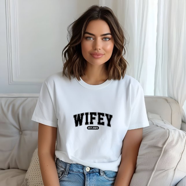 Camiseta Mulher Impressão de 2025 da legal Retro Wifey (Cool Retro Wifey 2025 Print Woman T-Shirt)