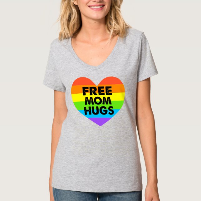 Camiseta Mulher Liberta Mãe Abraça LGBT (Frente)