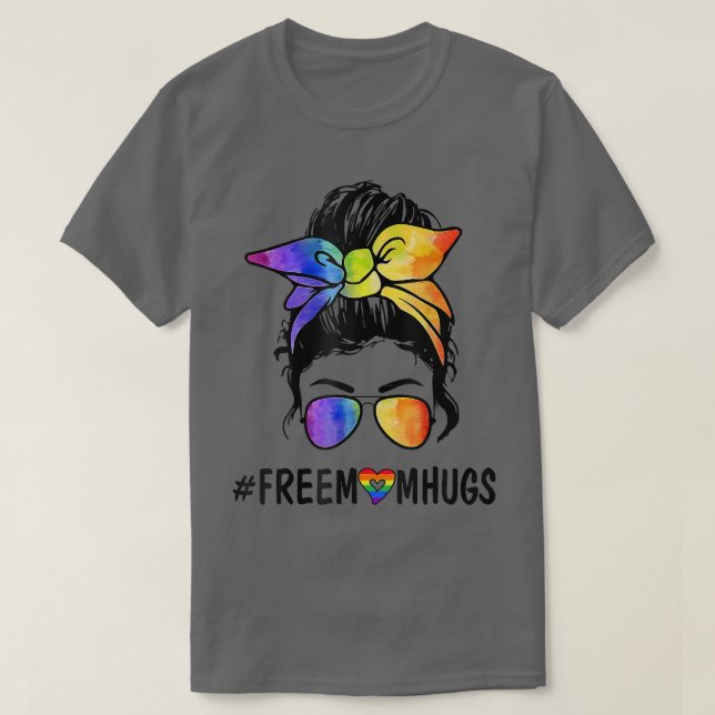 Camiseta Mulher Livre Mãe Abraça Orgulho LGBT Mensageiro Ar (Frente do Design)