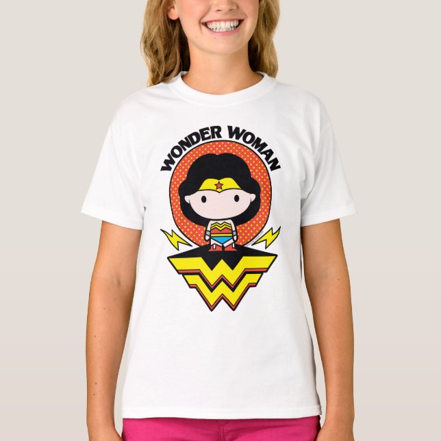 Camiseta Mulher Maravilha Chibi com Bolinhas e logotipo (Frente)