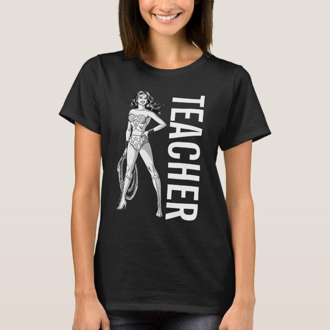 Camiseta Mulher Maravilha Professora Pose Negra e Branca (Frente)