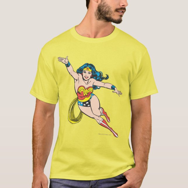 Camiseta Mulher Maravilha Voando para a Frente (Frente)