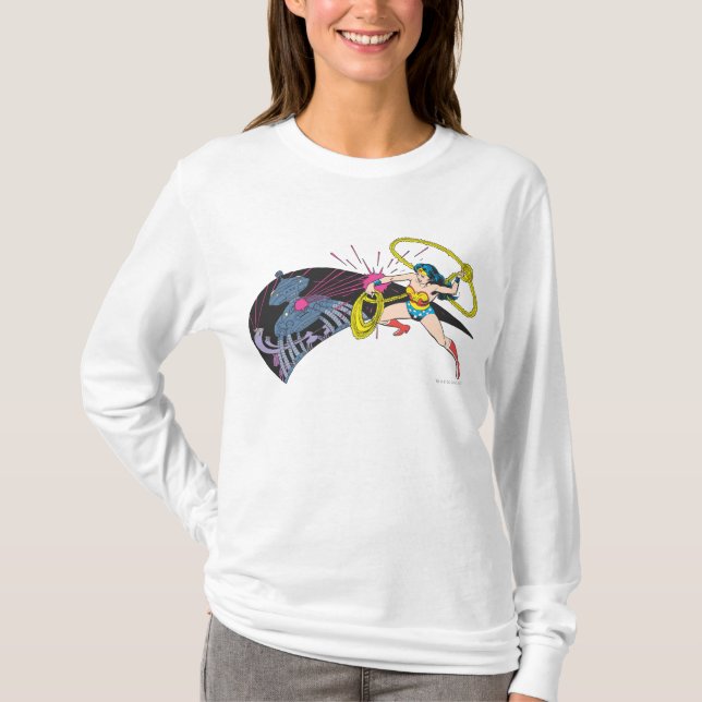 Camiseta Mulher Maravilha vs Robô (Frente)