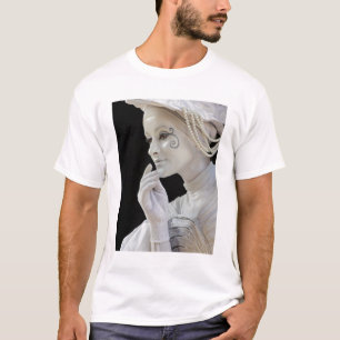 Camiseta Mulher mímica atuando na esquina