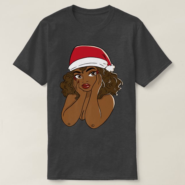 Camiseta Mulher Negra Bonita Vestindo Papai Noel Bonito (Frente do Design)