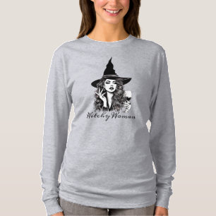 Camiseta Mulher Testemunha, Bruxa Elegante Negra Segurando