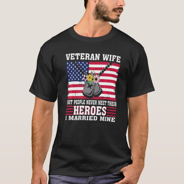 Camiseta Mulher Veterana Casou-Se Com O Herói (Frente)