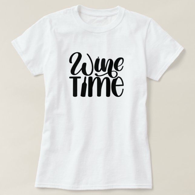 Camiseta Mulher Vinha Engraçada Bebendo Vino (Frente do Design)