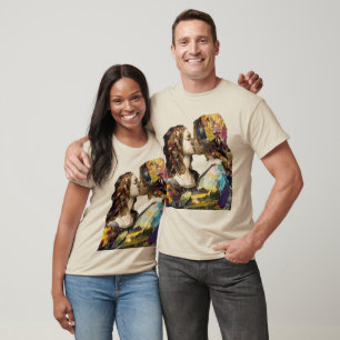 Camiseta Mulheres Beijando Colagem Mídia Mista
