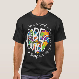 Camiseta Mulheres Em Um Mundo Onde Você Pode Ser Qualquer C