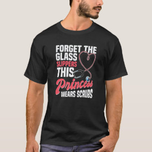 Camiseta Mulheres Enfermeira Esta Princesa Usa Roupas De E