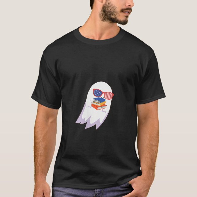 Camiseta Mulheres engraçadas santificam fantasmas mais livr (Frente)
