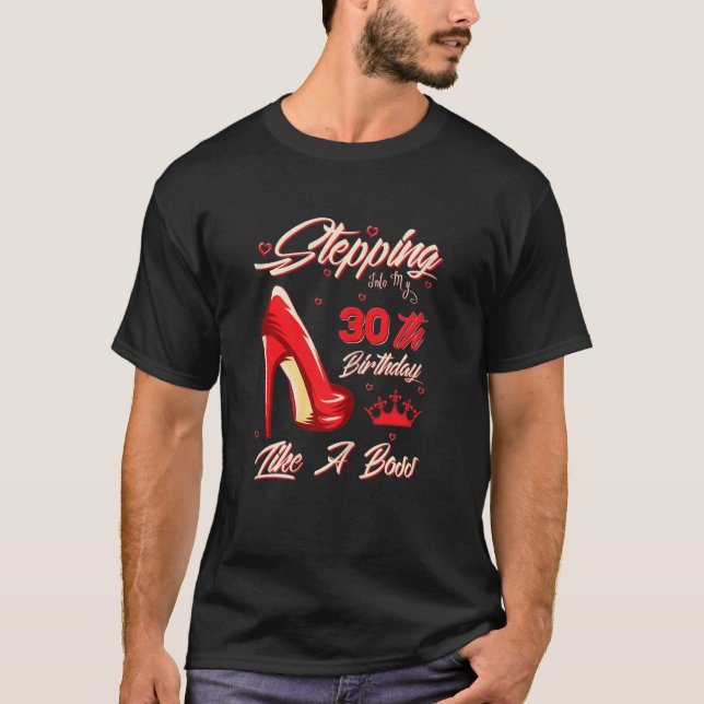 Camiseta Mulheres Entrando Na Minha aniversário de 30 anos  (Frente)