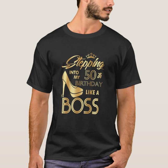 Camiseta Mulheres Entrando No Meu 50º Aniversário Como Um C (Frente)