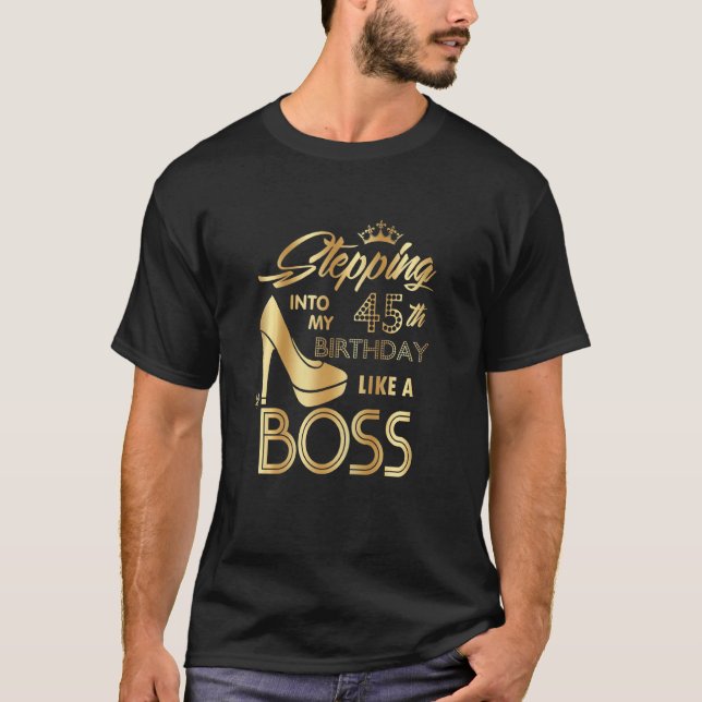 Camiseta Mulheres Entrando No Meu Quarenta E Quinto Anivers (Frente)