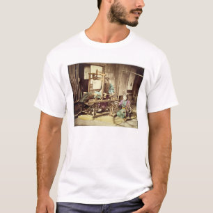 Camiseta Mulheres japonesas que tecem, c.1890 (phot