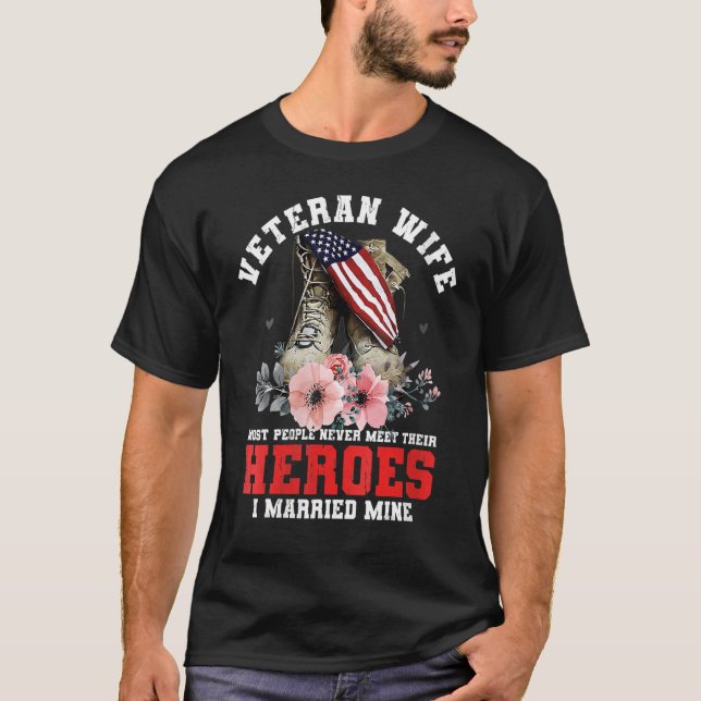 Camiseta Mulheres Ki Orgulhavam Mulher Veterana Costume Vet (Frente)