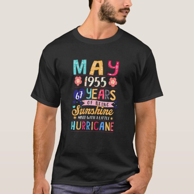 Camiseta Mulheres Maio De 1955 67 Anos De Ser Incrível Flor (Frente)