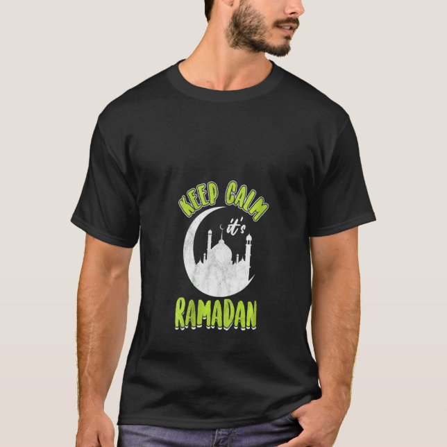 Camiseta Mulheres Mantêm Calma Ramadã Ramazan Fazendo Sawm  (Frente)