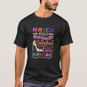 Camiseta Mulheres Março 1939 83 Anos De Ser Incrível Flor