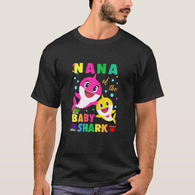Camiseta Mulheres Nana Da Família Aniversário De Tubarão Na (Frente)