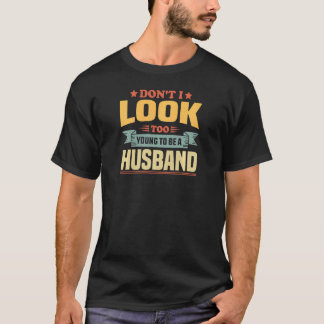 Camiseta Mulheres Novo Marido Aniversário Não Pareço muito
