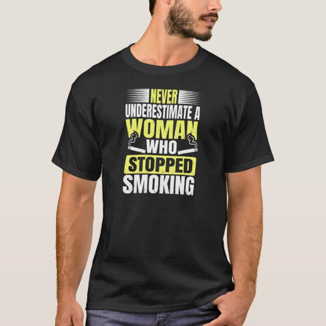 Camiseta Mulheres Param De Fumar Para Uma Mulher Sem Fumaça (Frente)