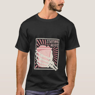 Camiseta Mulheres Permanecendo Vivas Com Bebendo De Mão De
